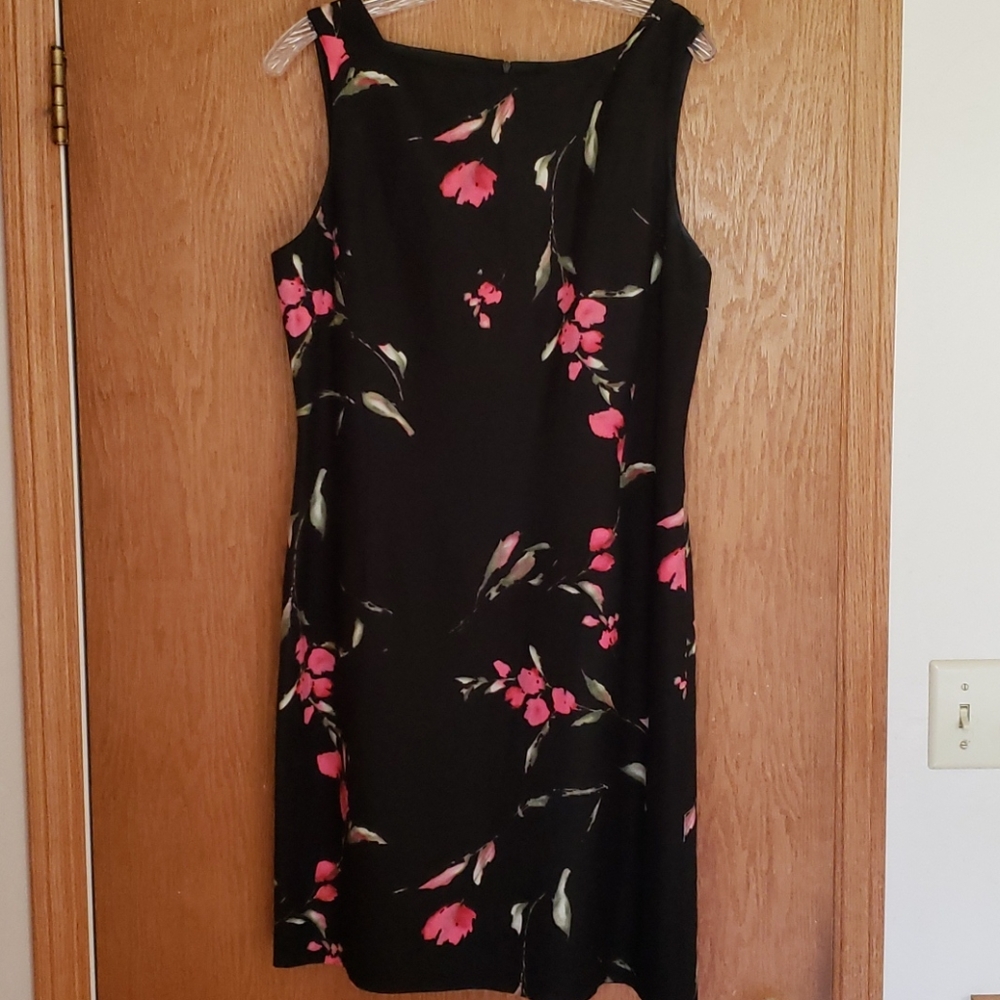 Sleeveless black flowered dress